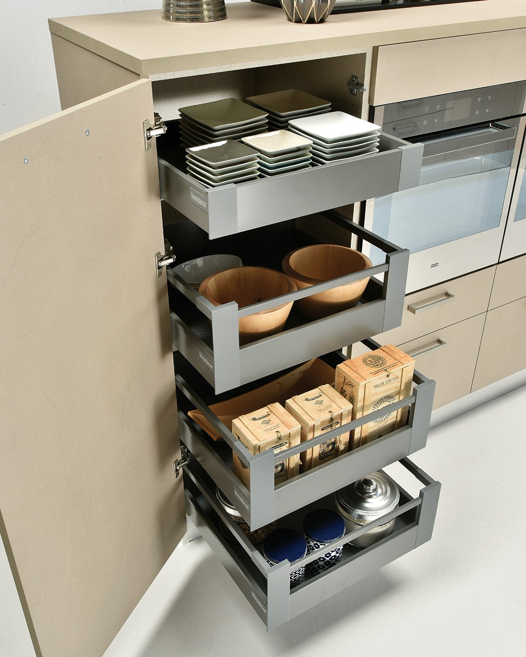 Medium Tall Unit with Antaro Inner Drawers