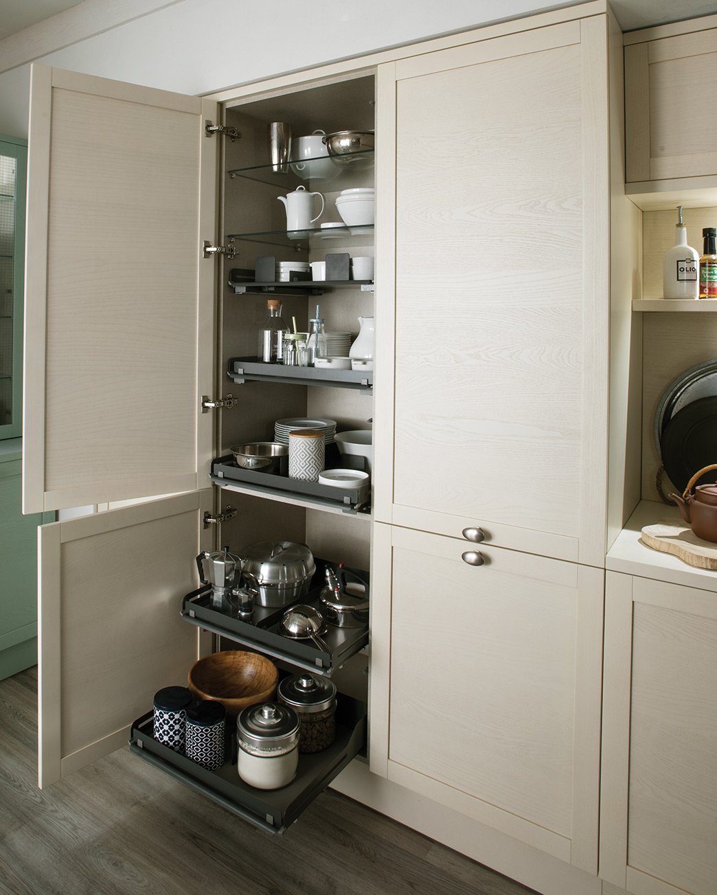 Tall Unit with Comfort Pull-Out Shelves