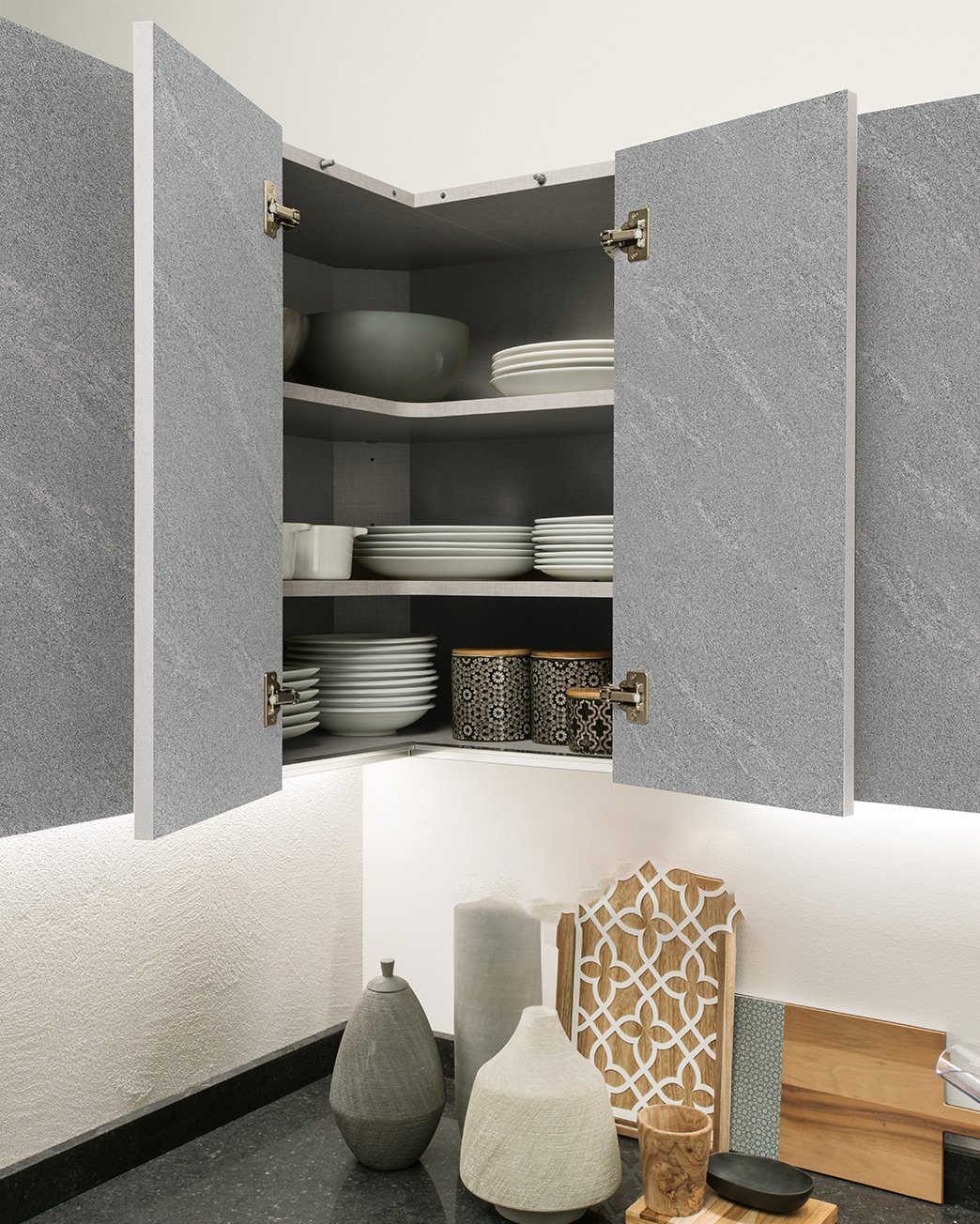 Corner Wall Unit with Strip Handle